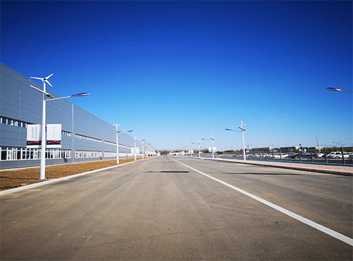 太陽能風(fēng)光互補路燈和市電照明路燈的區(qū)別